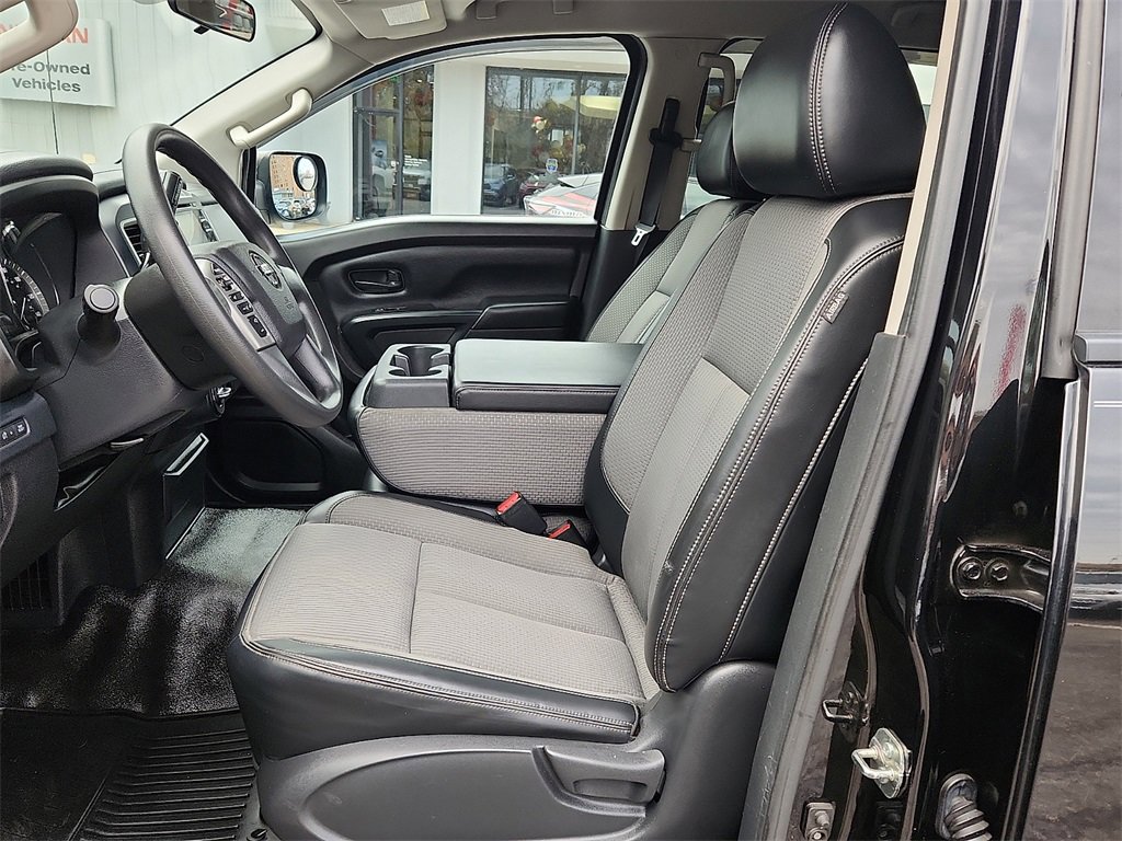 Used 2017 Nissan Titan S image 13
