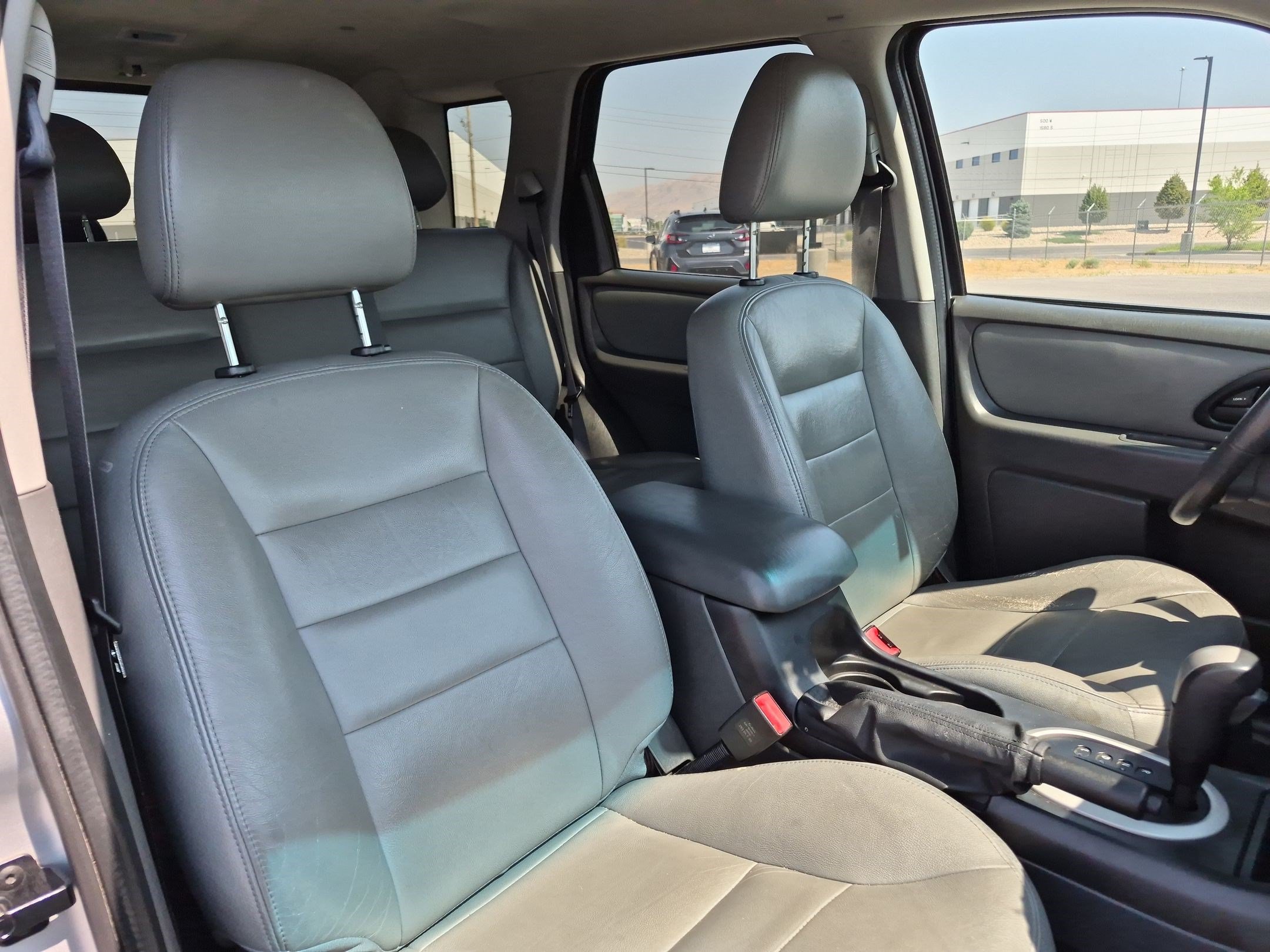 Used 2005 Ford Escape 4WD Hybrid image 29