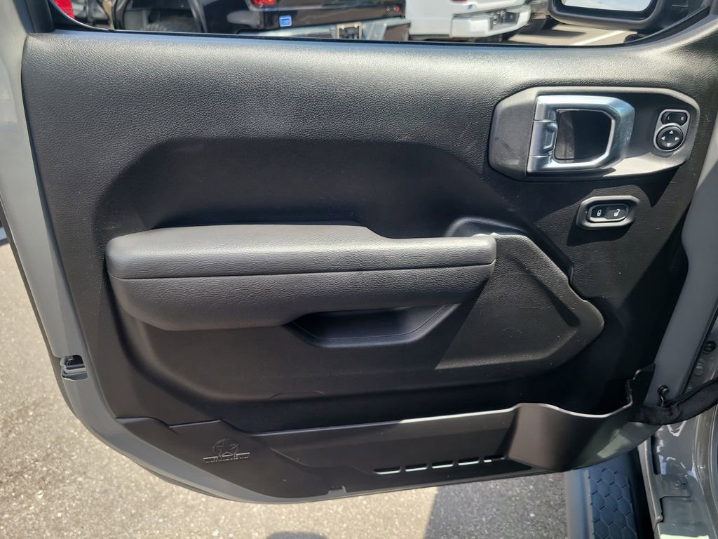 Used 2022 Jeep Wrangler Rubicon AWD/4WD image 8
