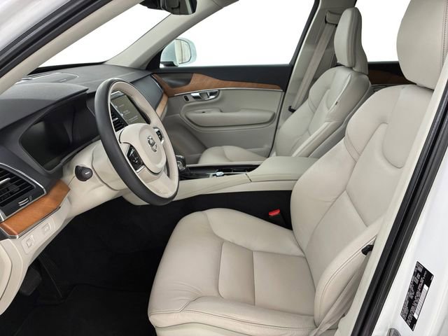 Used 2022 Volvo XC90 T5 Momentum image 12