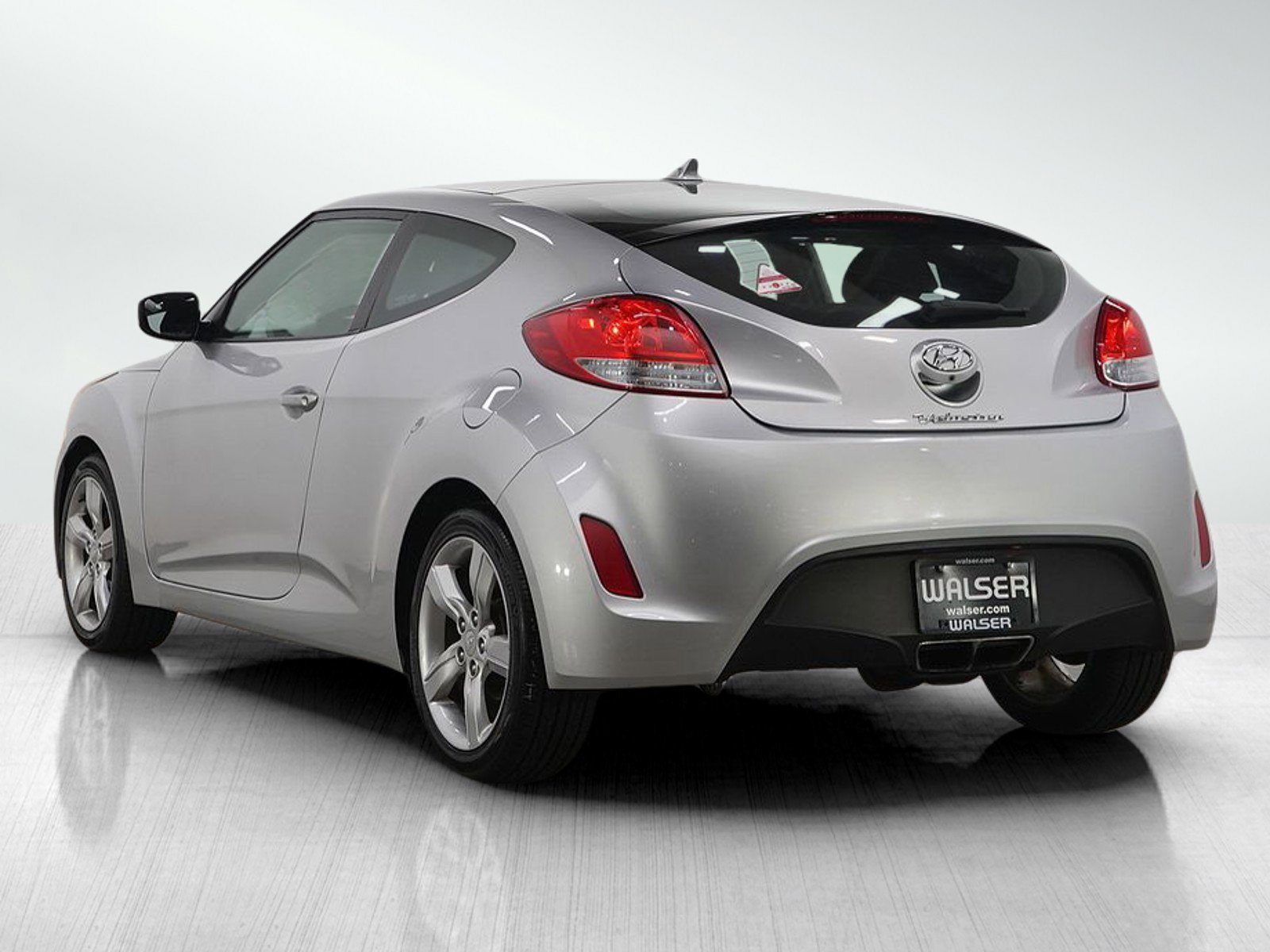 Used 2015 Hyundai Veloster image 3