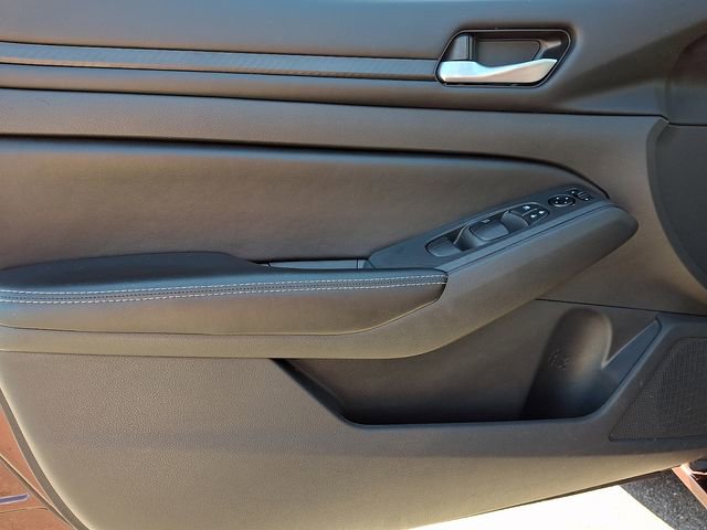 Used 2024 Nissan Altima 2.5 SV image 11