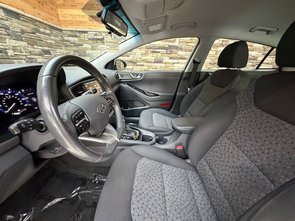 Used 2019 Hyundai Ioniq Plug-In Hybrid image 11