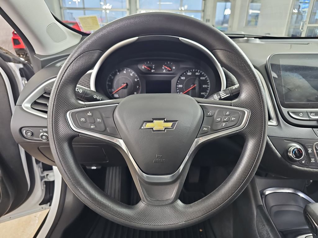 Used 2022 Chevrolet Malibu LT image 22