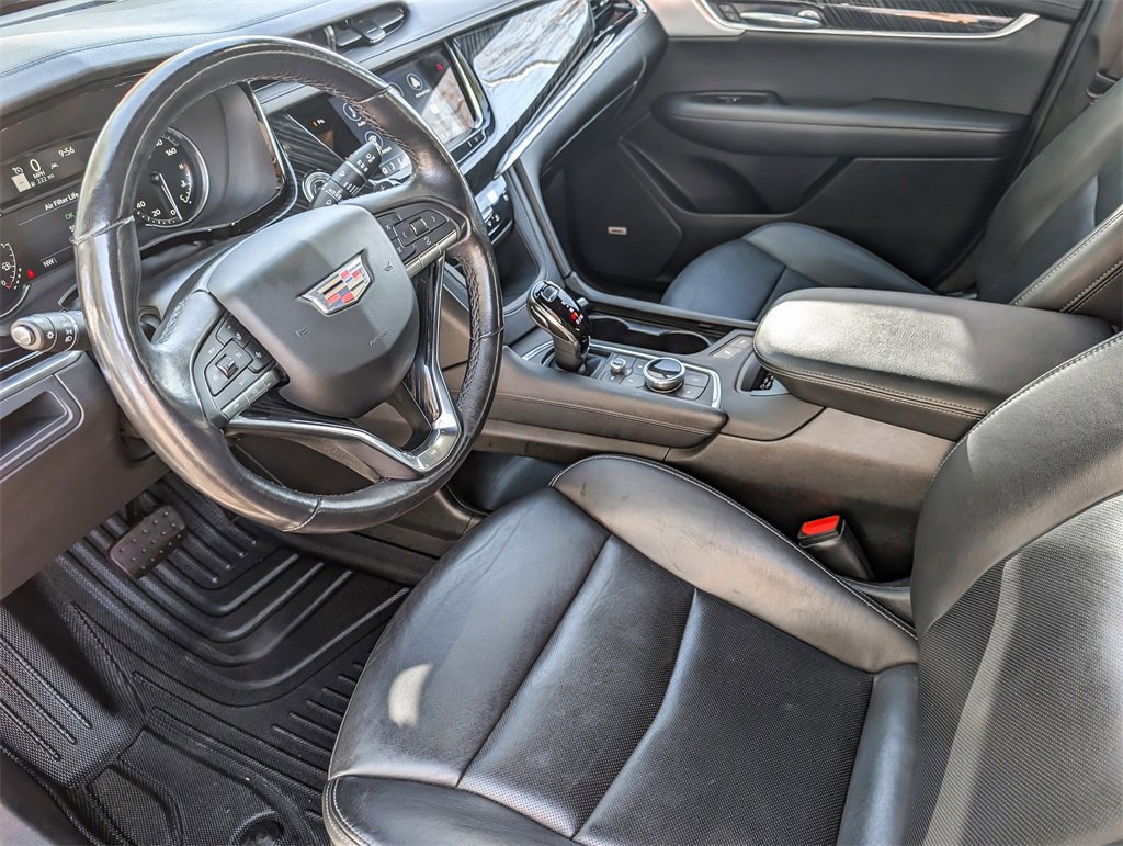 Used 2023 Cadillac XT6 Premium Luxury image 9
