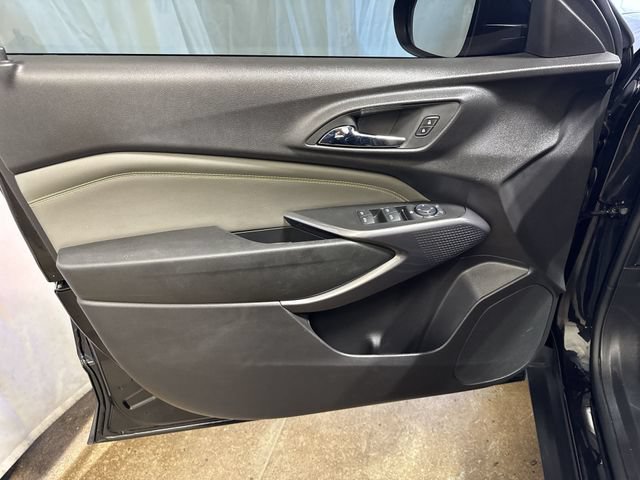 Certified 2025 Chevrolet Trax ACTIV w/ Sunroof Package FWD image 22