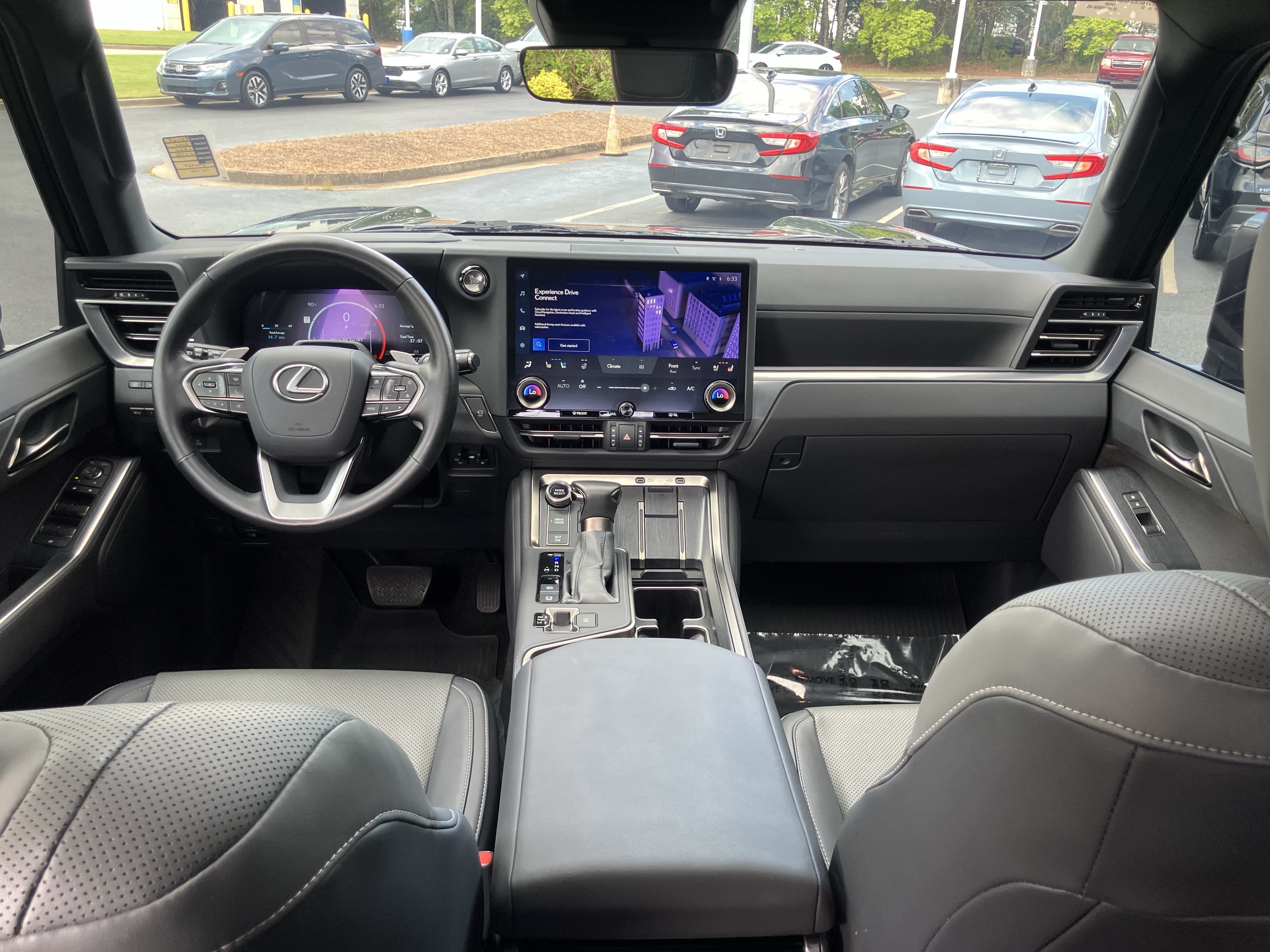 Used 2024 Lexus GX 550 w/ Cold Area Package AWD/4WD image 32