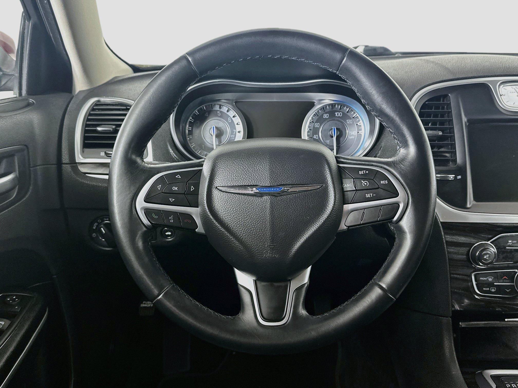 Used 2016 Chrysler 300 Limited RWD image 17