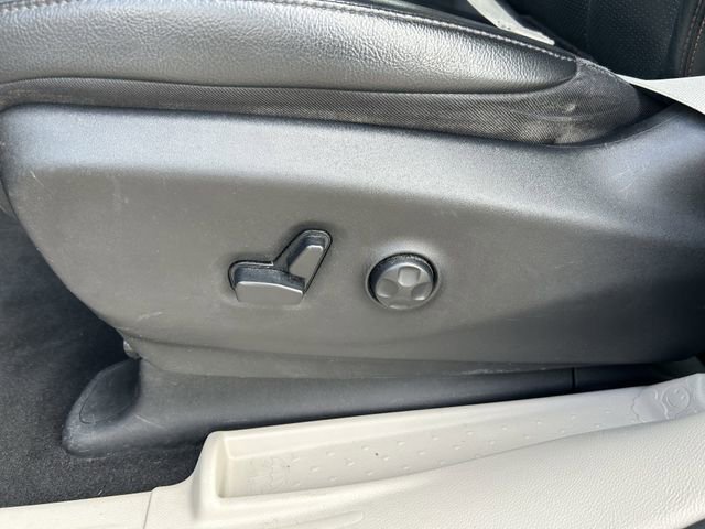 Used 2020 Chrysler Pacifica Touring-L FWD image 21