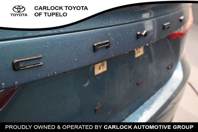 Used 2025 Toyota Camry SE w/ Convenience Package FWD image 13