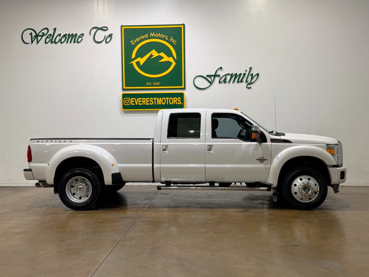 Used 2016 Ford F450 Platinum w/ FX4 Off Road Package AWD/4WD image 9