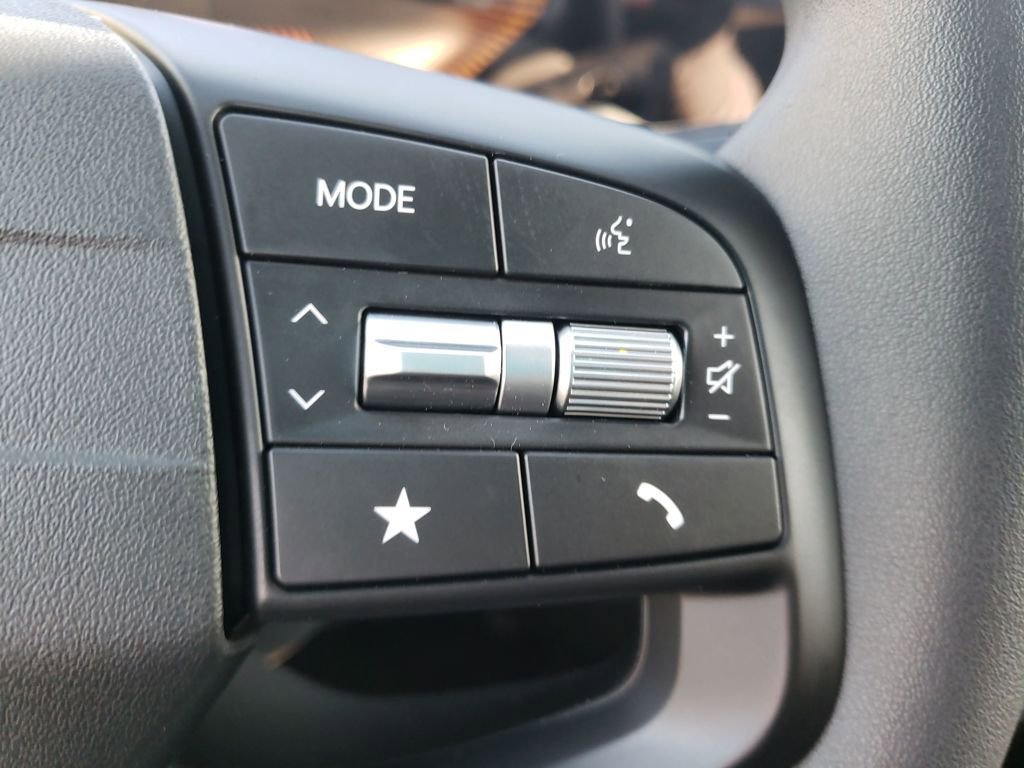 New 2025 Kia K4 LXS image 12