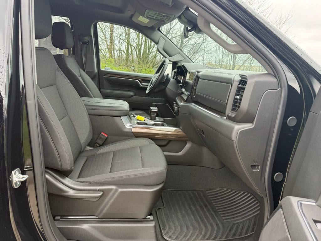 Used 2025 Chevrolet Silverado 1500 RST w/ LPO, Dark Essentials Package RWD image 19