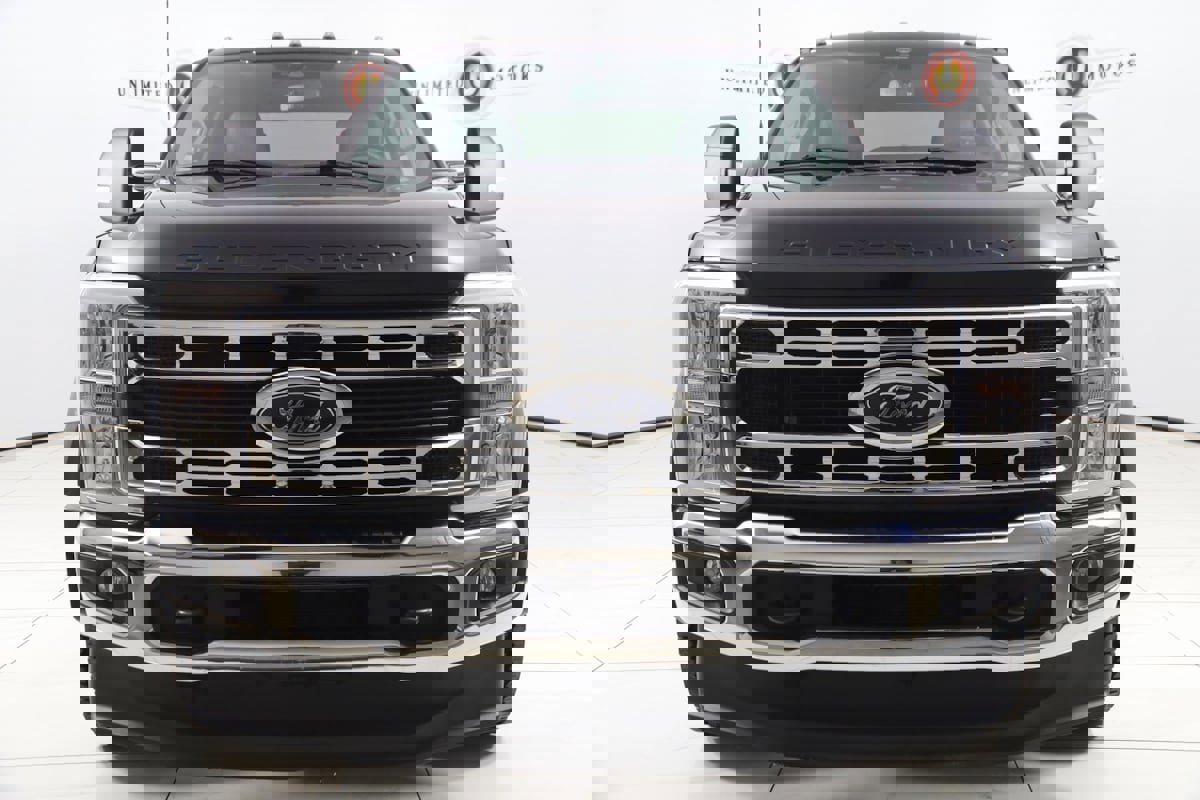 Used 2023 Ford F450 XLT w/ FX4 Off-Road Package image 47