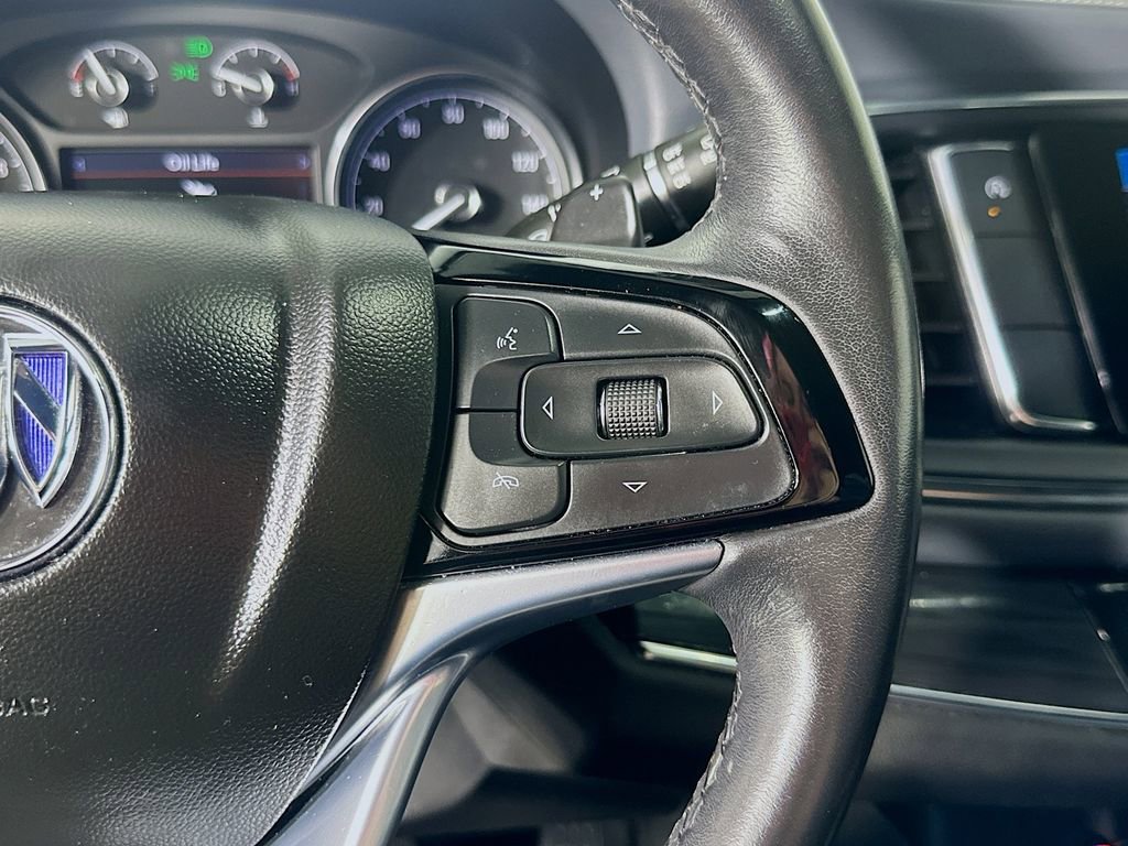 Used 2023 Buick Enclave Essence image 24