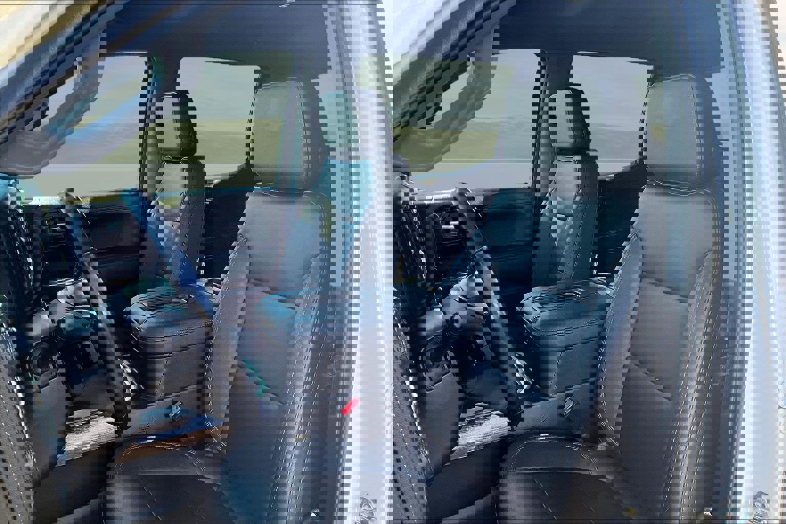 Used 2021 Chevrolet Silverado 1500 LT Trail Boss w/ Convenience Package II image 14