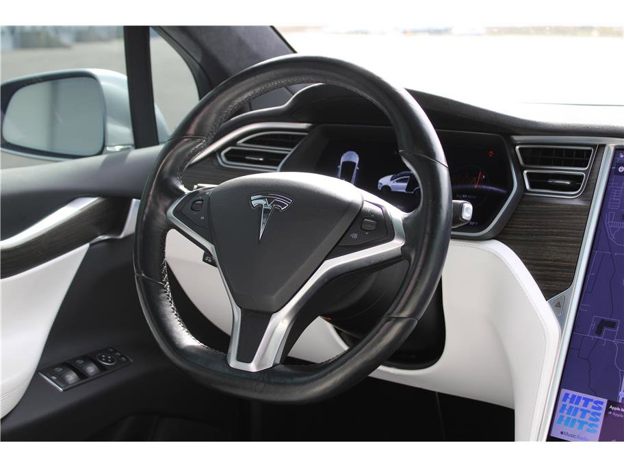 Used 2016 Tesla Model X 90D image 15
