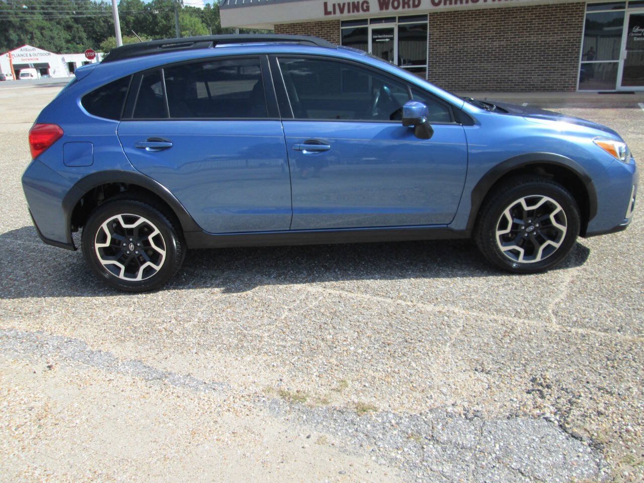 Used 2017 Subaru Crosstrek 2.0i Premium AWD/4WD image 60
