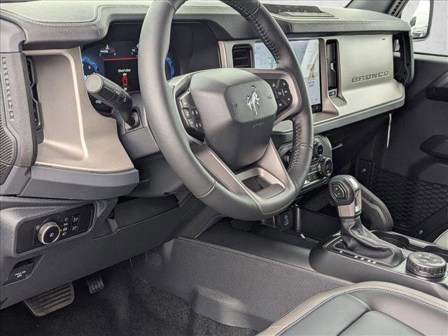 New 2025 Ford Bronco Outer Banks w/ Sasquatch Package image 3