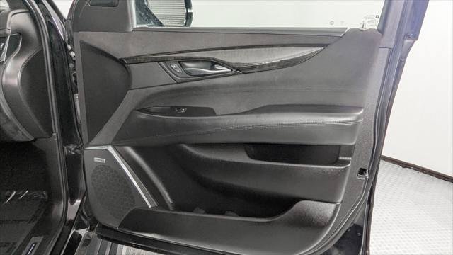 Used 2017 Cadillac Escalade ESV Platinum AWD/4WD image 19