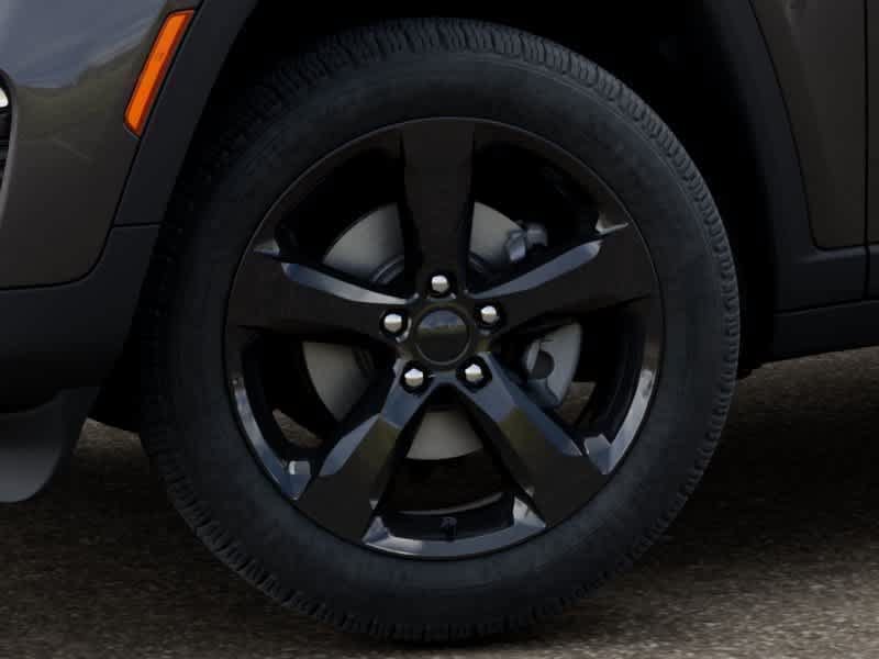 Used 2025 Jeep Grand Cherokee Limited w/ Black Appearance Package AWD/4WD image 8
