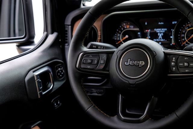 Used 2025 Jeep Gladiator Rubicon w/ Safety Group AWD/4WD image 69