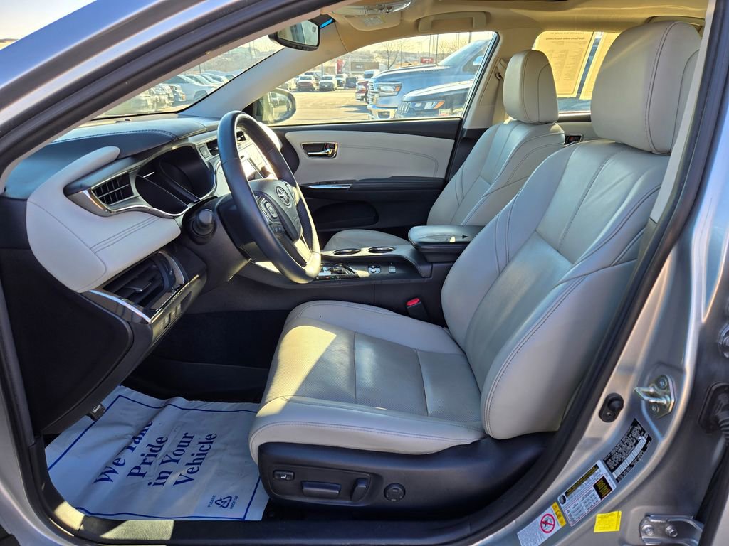 Used 2016 Toyota Avalon Limited image 13