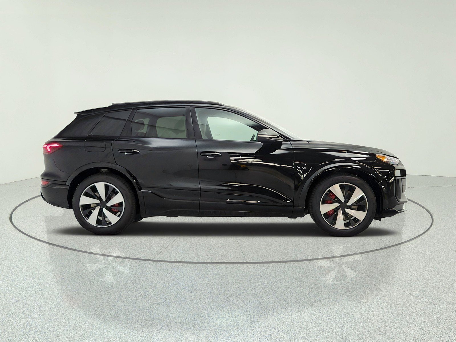 New 2027 Audi SQ6 e-tron Premium Plus AWD/4WD image 4