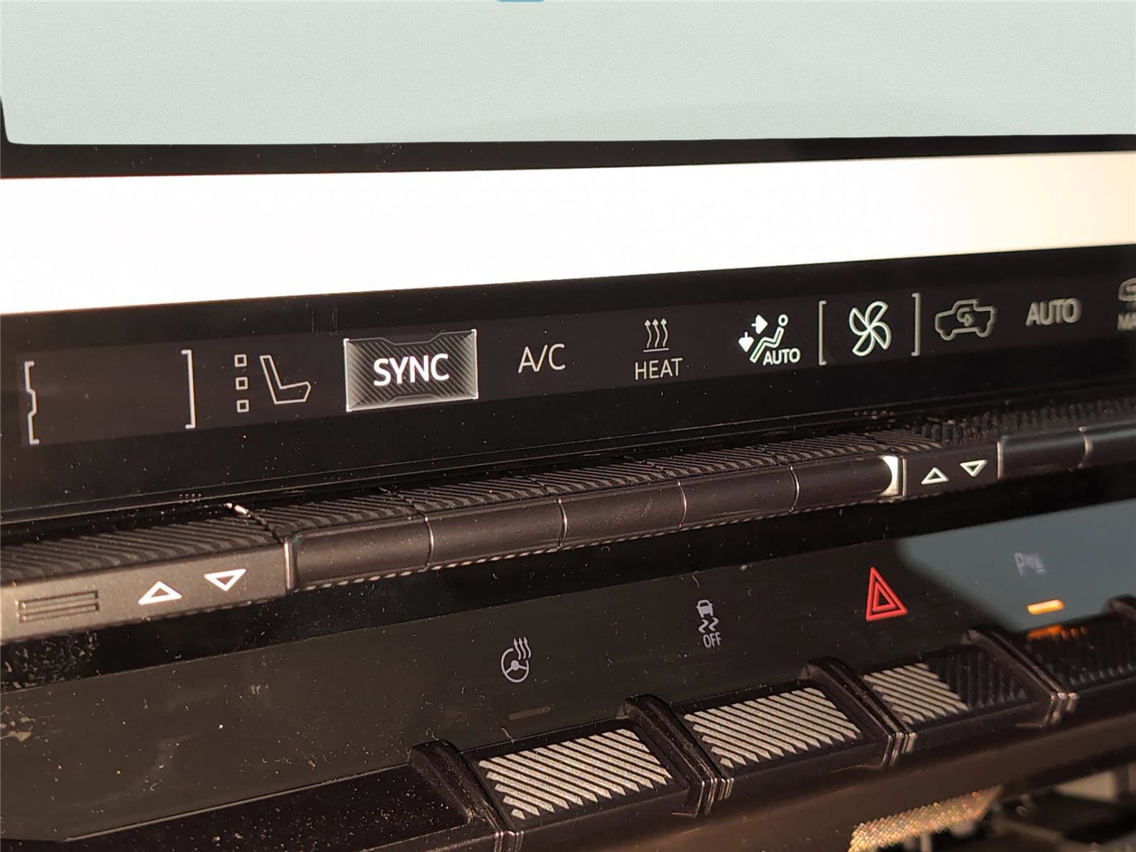 New 2025 GMC Hummer EV 2X image 15