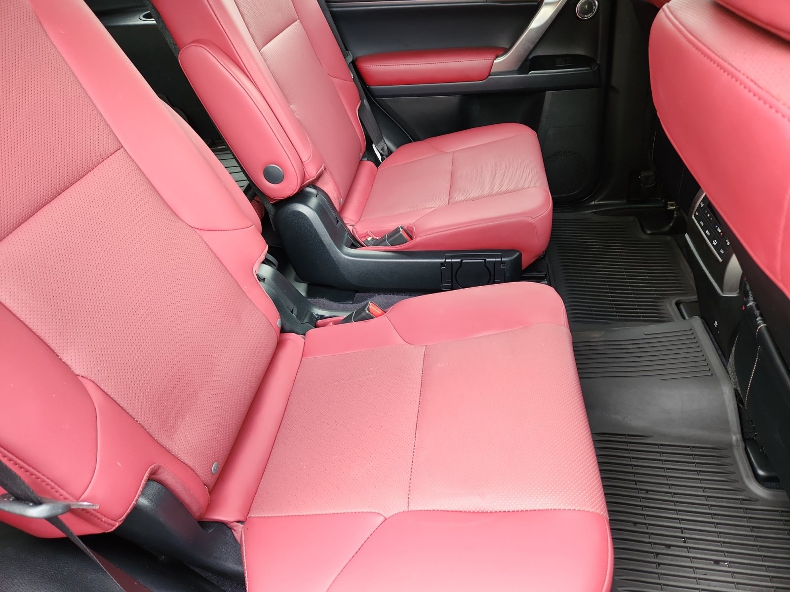 Used 2022 Lexus GX 460 Premium w/ Accessory Package AWD/4WD image 30