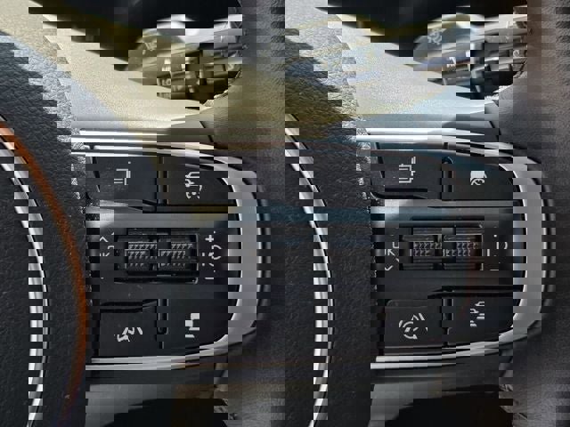 Used 2025 Kia K5 EX image 30