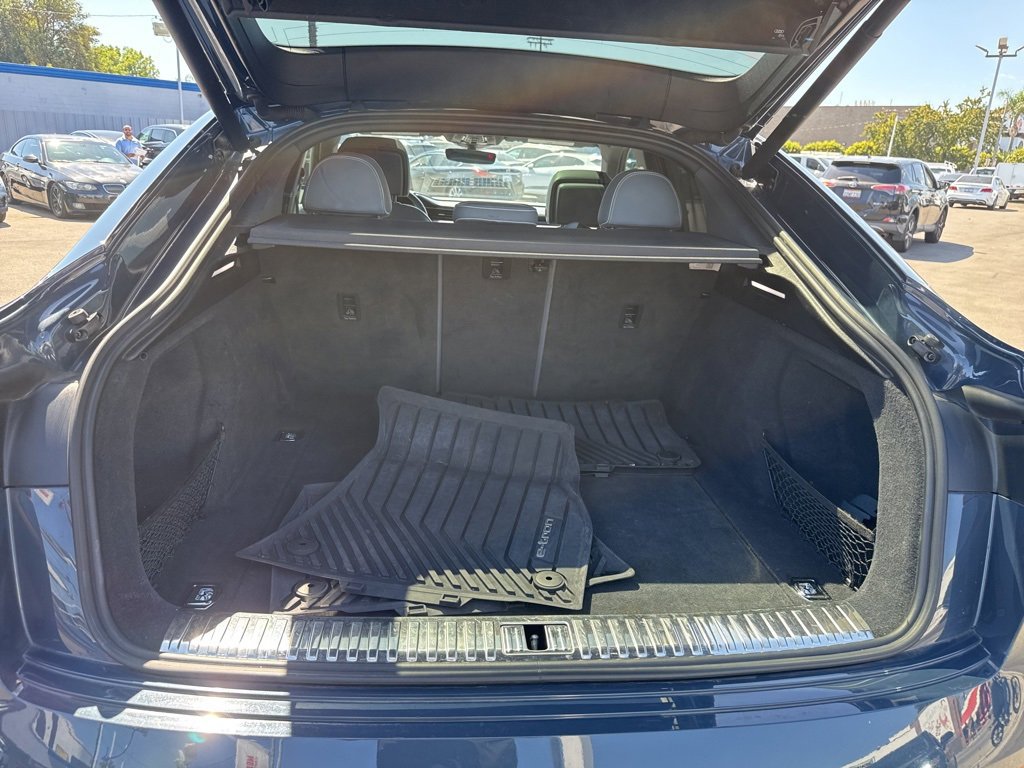 Used 2020 Audi e-tron Prestige w/ Prestige Package image 21