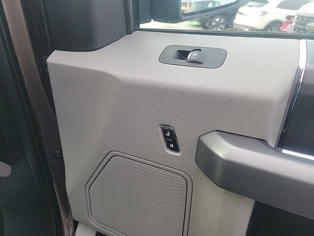 Used 2017 Ford F150 XLT w/ Equipment Group 302A Luxury image 37