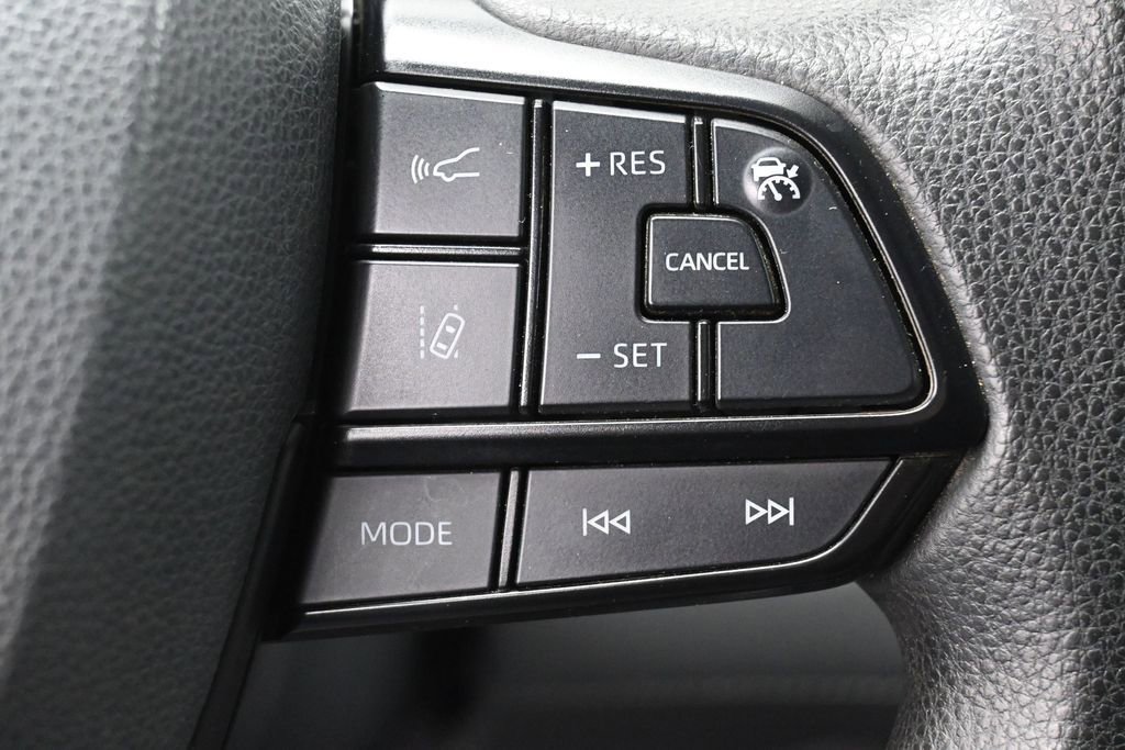 Used 2022 Toyota Sienna LE FWD image 17