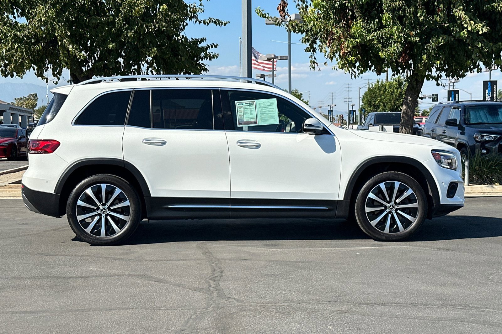 Used 2022 Mercedes-Benz GLB 250 image 3