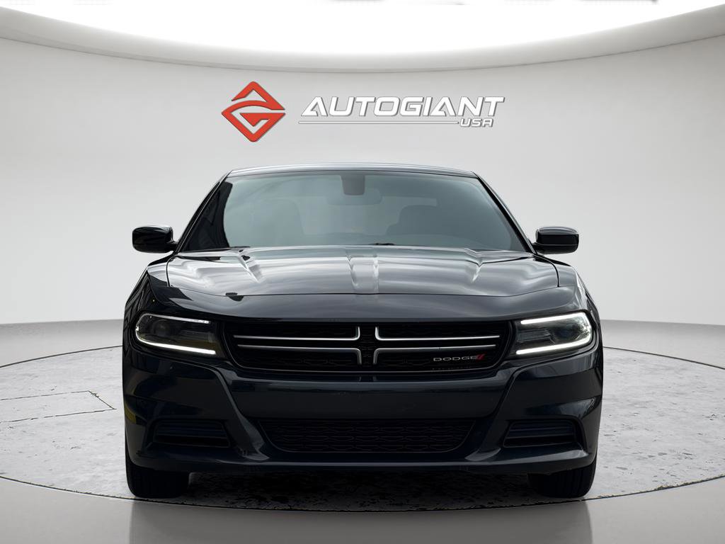 Used 2015 Dodge Charger SE RWD image 3