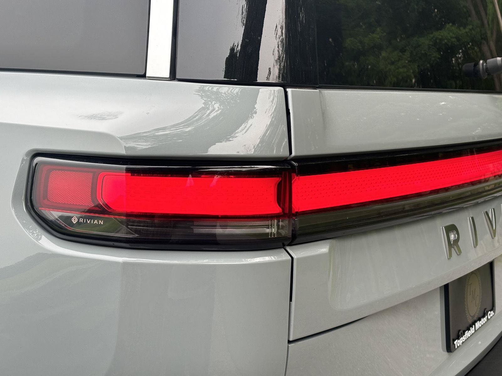 Used 2022 Rivian R1S Launch Edition AWD/4WD image 33