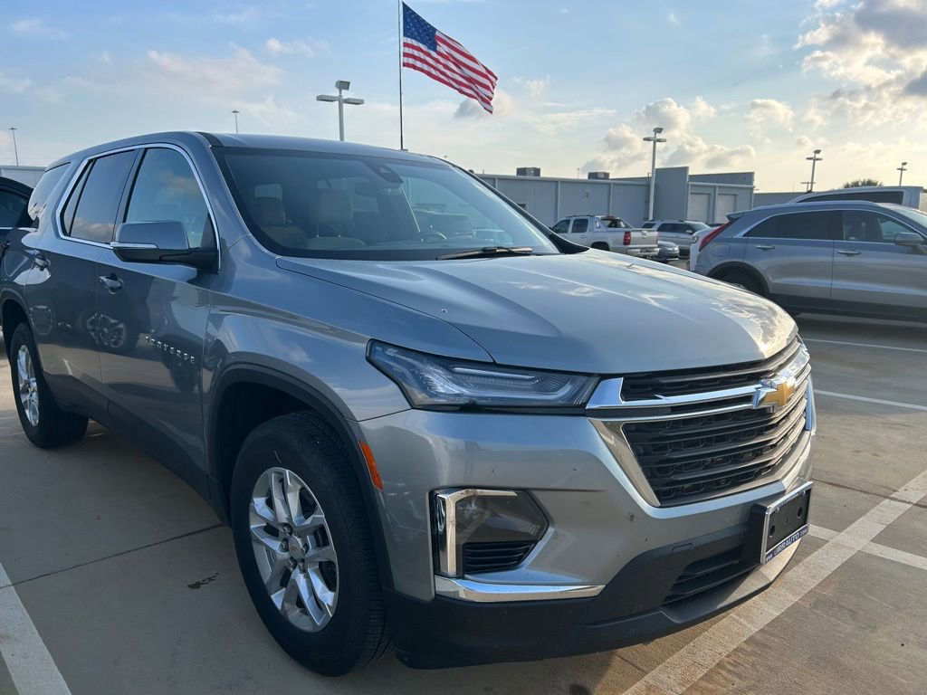 Used 2023 Chevrolet Traverse LS w/ Safety Package FWD image 14