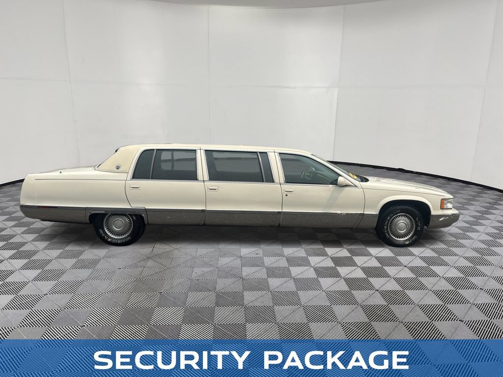 Used 1995 Cadillac Fleetwood Brougham RWD image 6