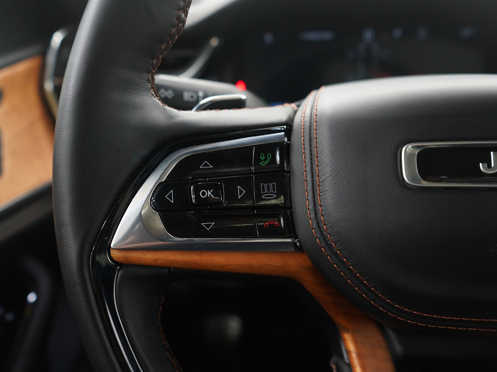 Used 2024 Jeep Grand Cherokee L Summit image 29