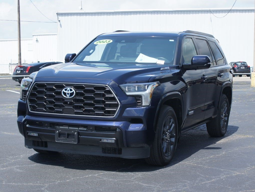 Used 2023 Toyota Sequoia Platinum AWD/4WD image 2
