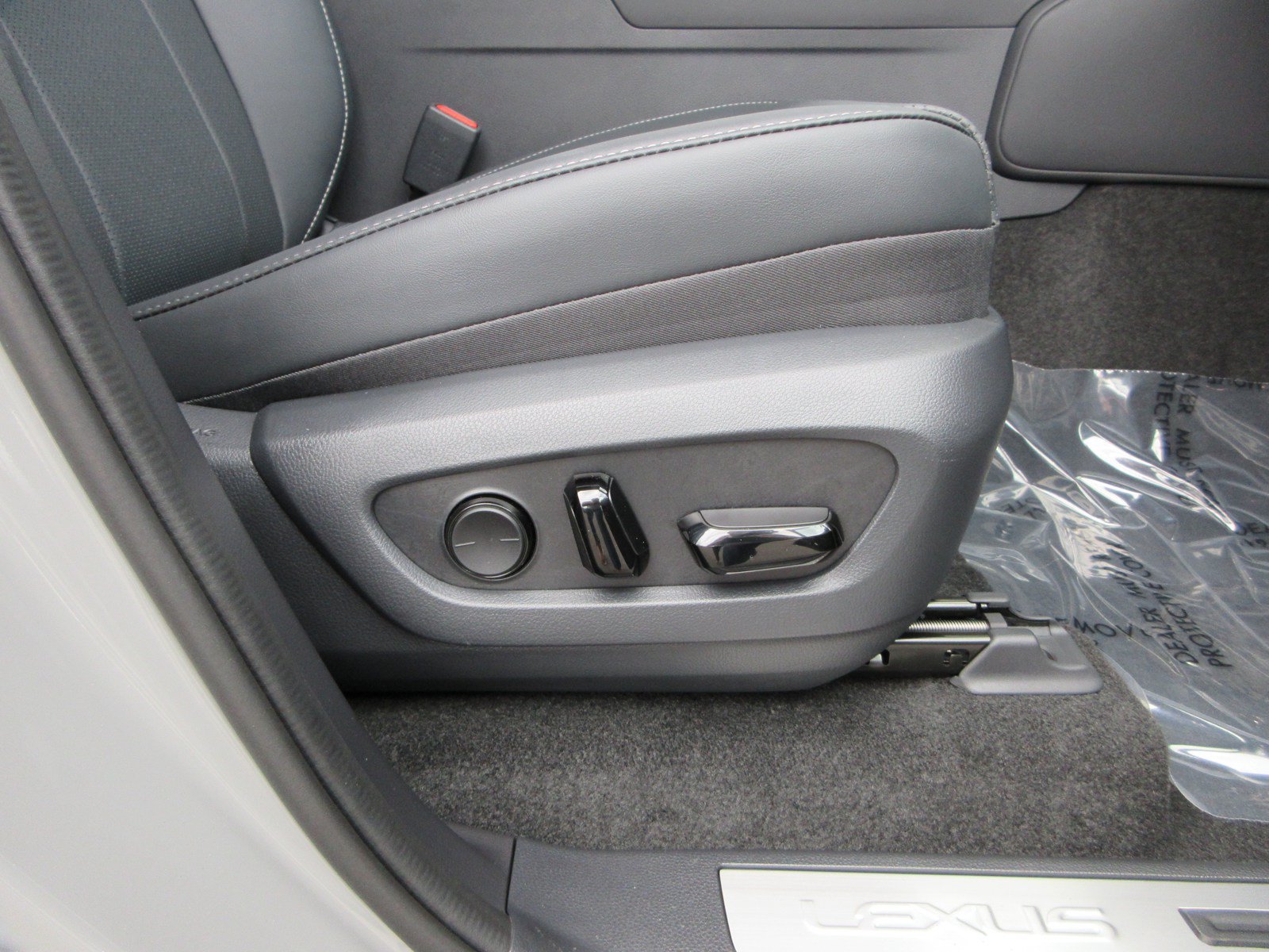 Used 2026 Lexus GX 550 w/ Cold Area Package AWD/4WD image 27