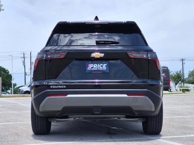 Used 2026 Chevrolet Equinox LT w/ Safety and Technology Package FWD image 6