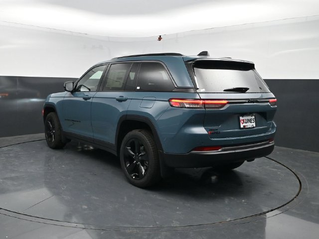 New 2027 Jeep Grand Cherokee Limited w/ Limited Altitude Package AWD/4WD image 7