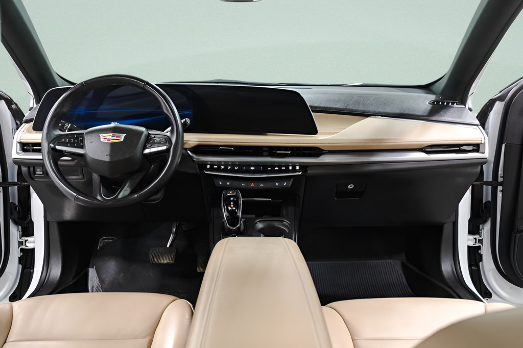 Used 2024 Cadillac XT4 Premium Luxury AWD/4WD image 8