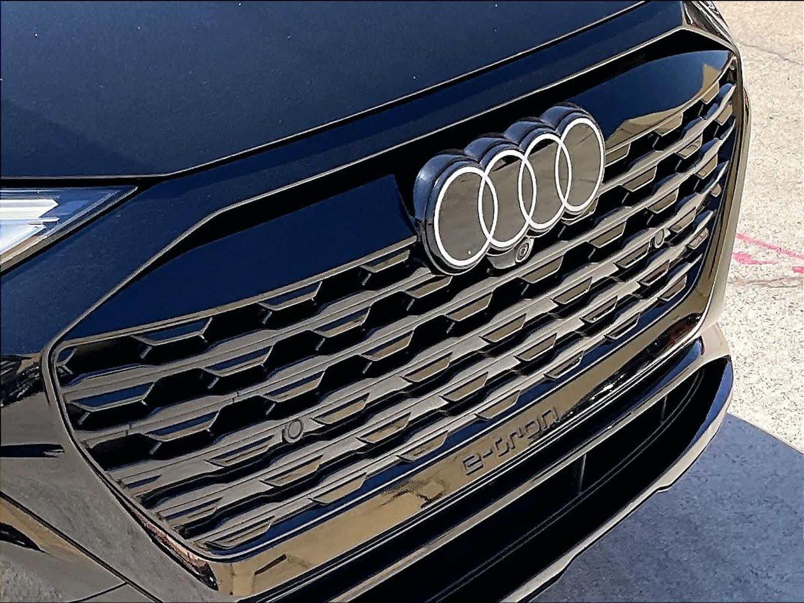 Certified 2024 Audi Q8 e-tron Premium Plus w/ Premium Plus Package AWD/4WD image 31
