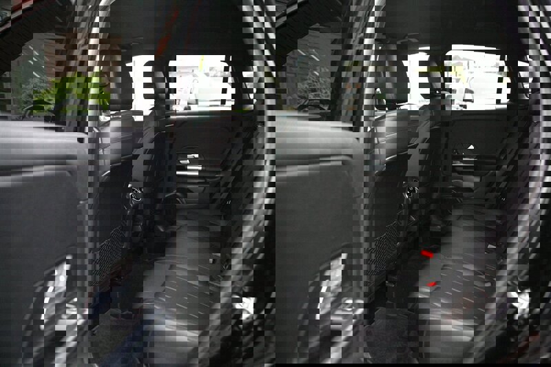 Used 2021 Mercedes-Benz GLA 250 4MATIC w/ Premium Package image 13