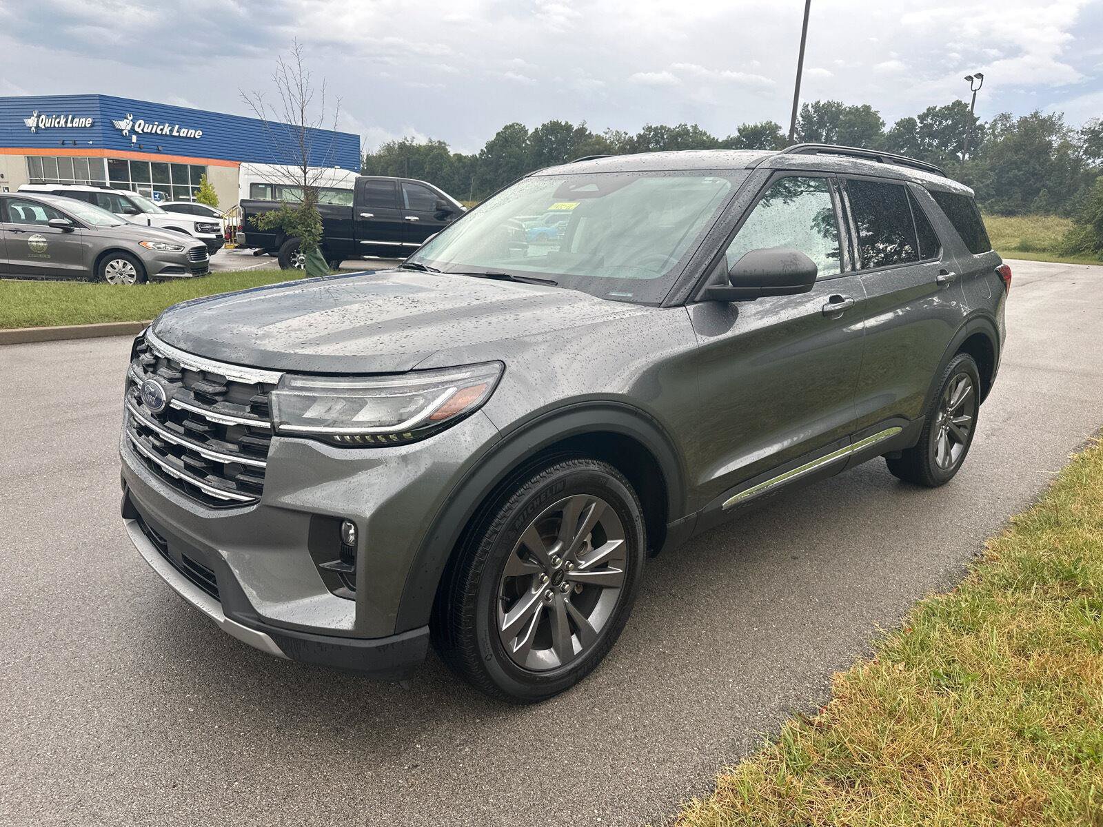 Used 2025 Ford Explorer Active w/ Active Comfort Package AWD/4WD image 5