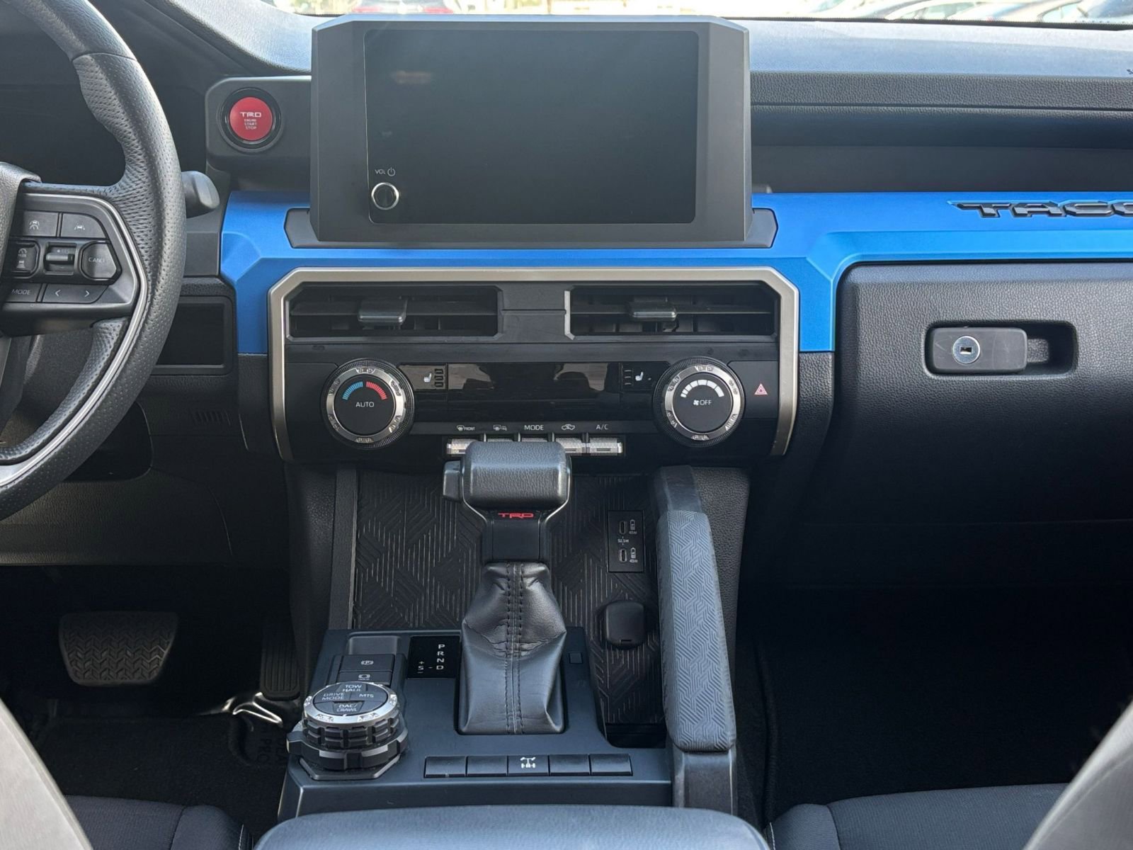 Used 2025 Toyota Tacoma TRD Off-Road AWD/4WD image 17