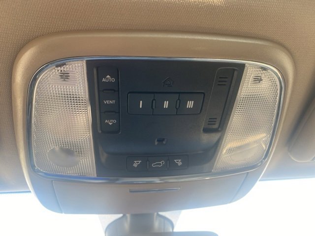 Used 2020 Jeep Grand Cherokee Limited w/ Trailer Tow Group IV image 26